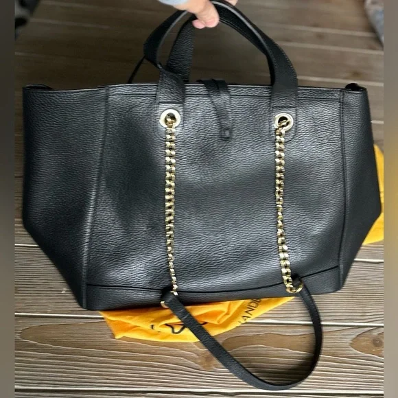 🎸💯AUTH. VALENTINO BY MARIO VALENTINO 🎸🔥NWT🔥Sophie Medallion Leather Tote Bag